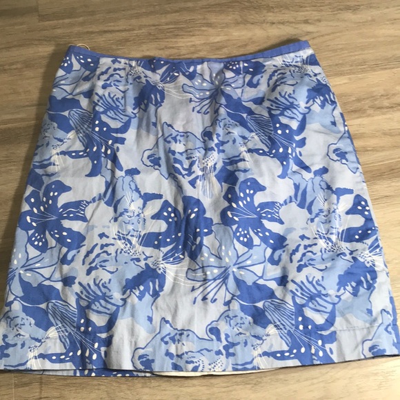 Lilly Pulitzer Dresses & Skirts - Lilly Pulitzer blue floral back zip skirt